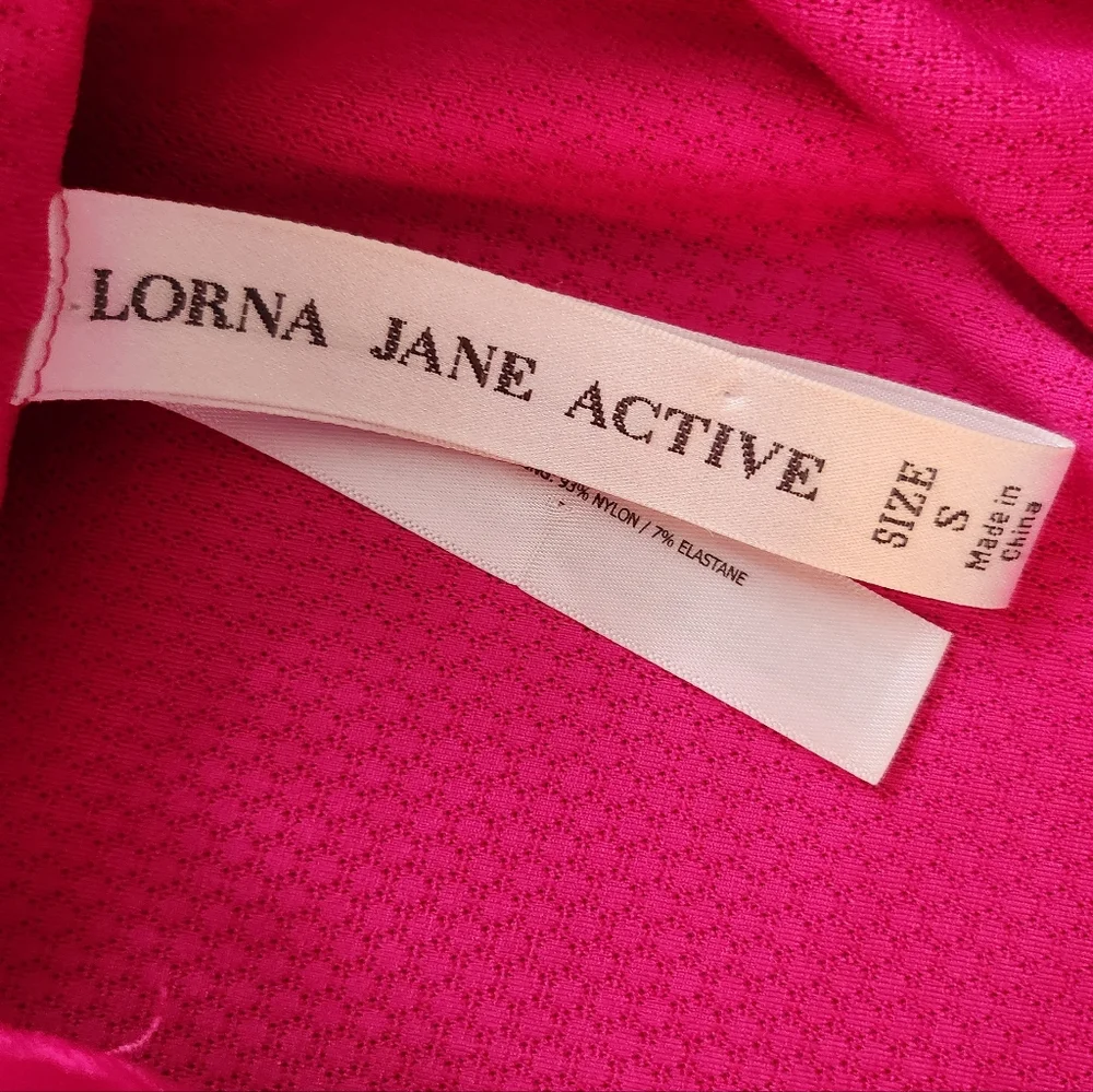Lorna Jane.Luminosity Raspberry Pearlescent Hooded Jacket Lightweight